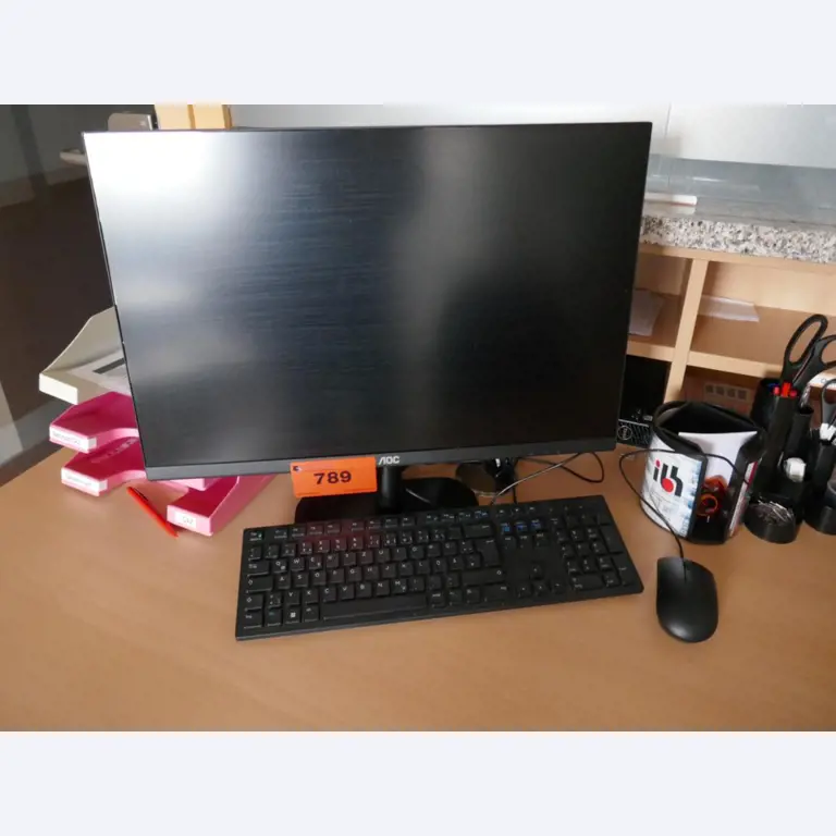 Medyczny sprzęt techniczny, wyposażenie sal operacyjnych, sterylne tace oraz sprzęt i meble szpitalne-1