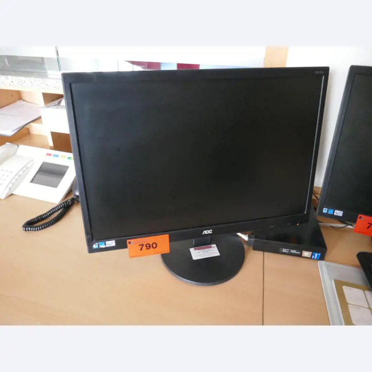 Medyczny sprzęt techniczny, wyposażenie sal operacyjnych, sterylne tace oraz sprzęt i meble szpitalne-1