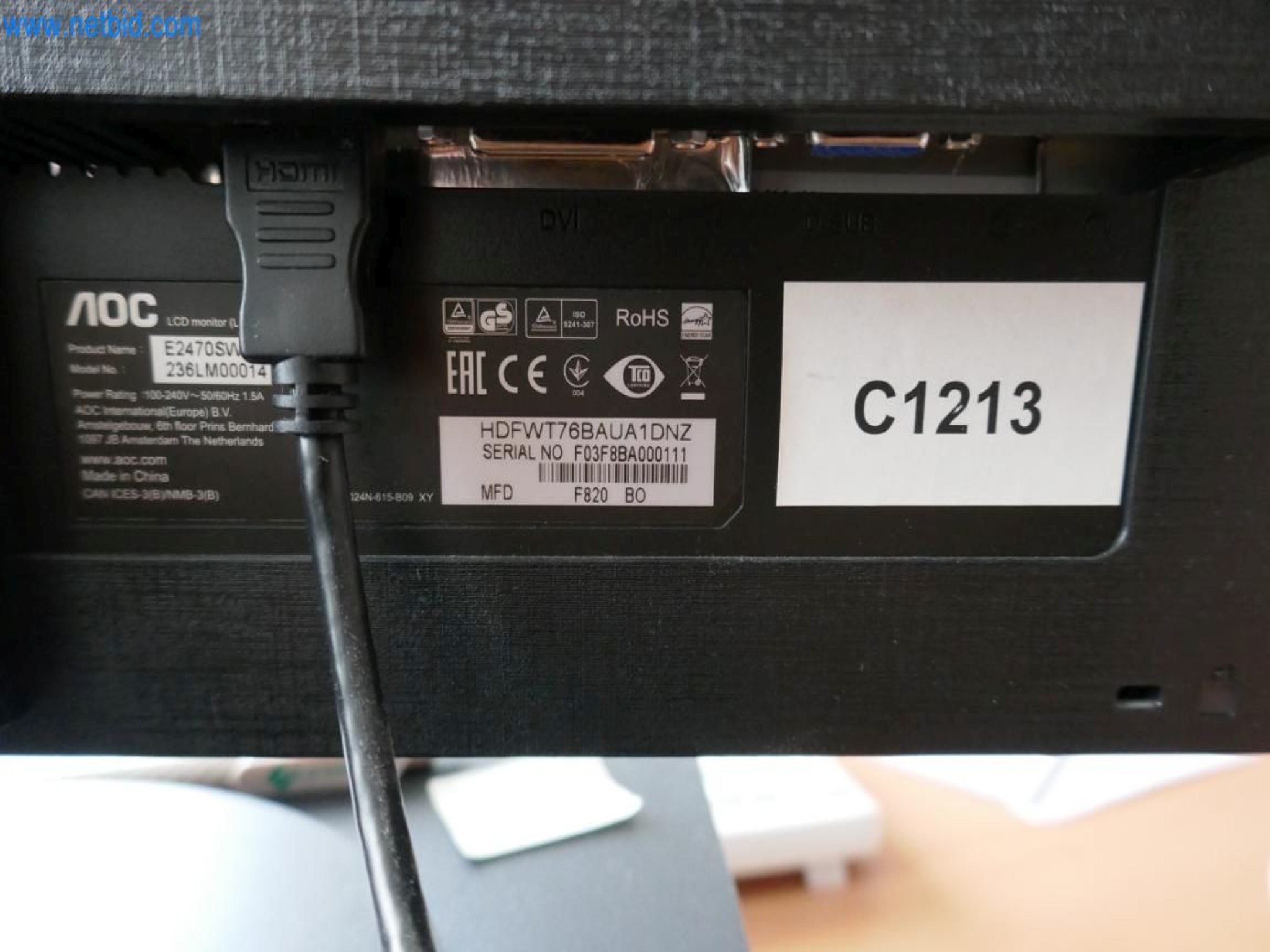 Medizinisch technische Geräte, OP-Einrichtung, Steri-Siebe sowie Einrichtung und Mobiliar eines Krankenhauses-3