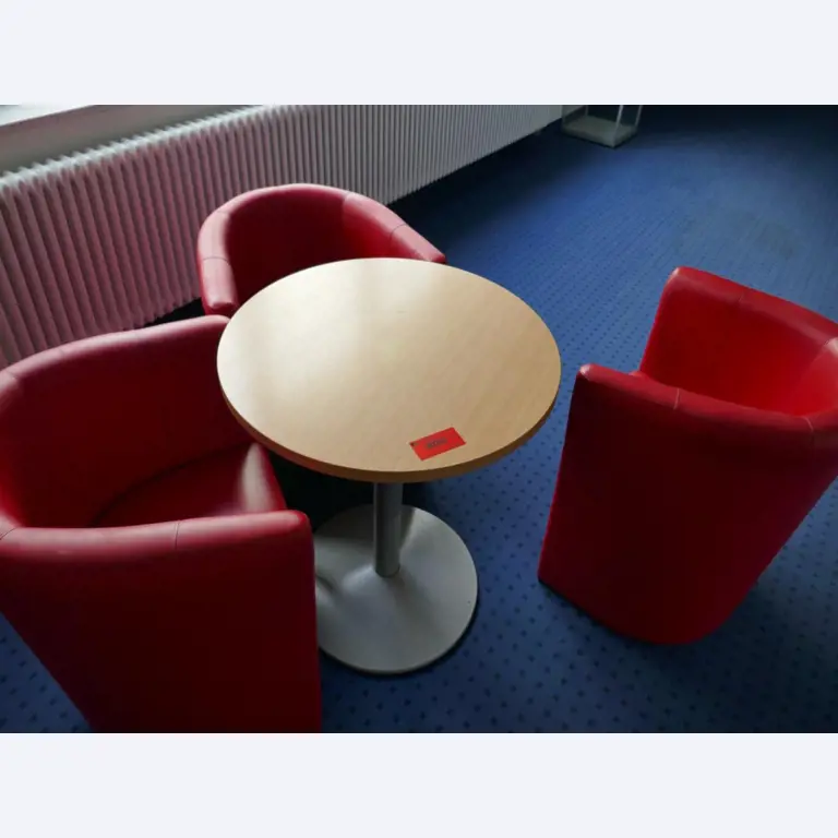 Medyczny sprzęt techniczny, wyposażenie sal operacyjnych, sterylne tace oraz sprzęt i meble szpitalne-1