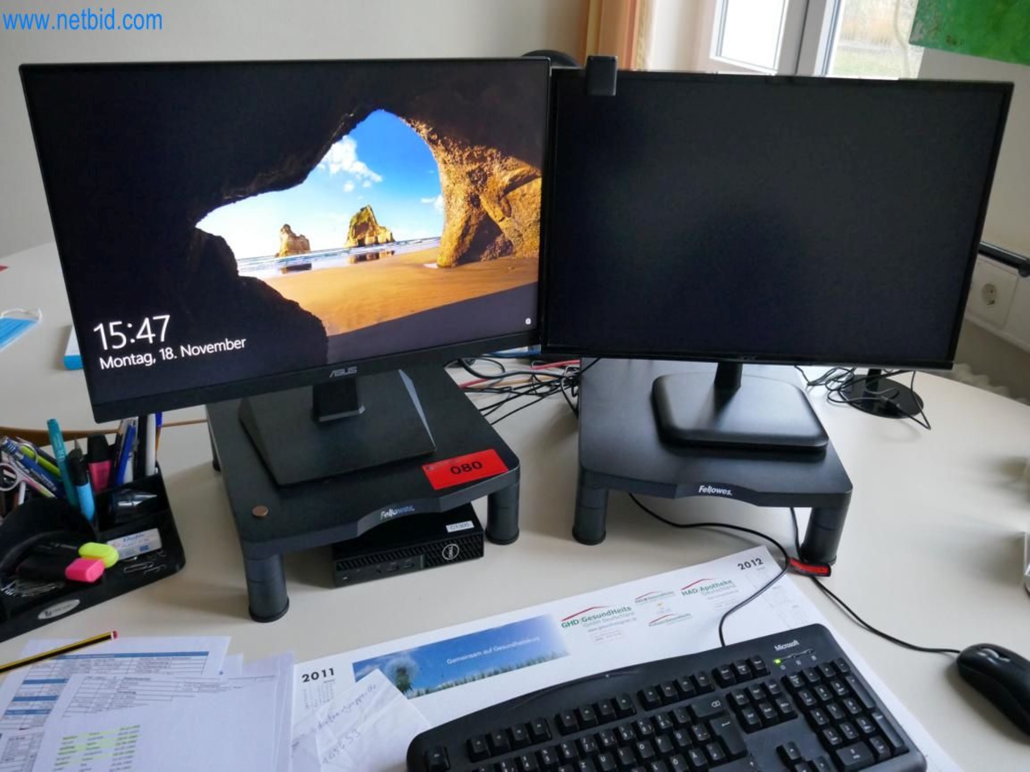 Medyczny sprzęt techniczny, wyposażenie sal operacyjnych, sterylne tace oraz sprzęt i meble szpitalne-1