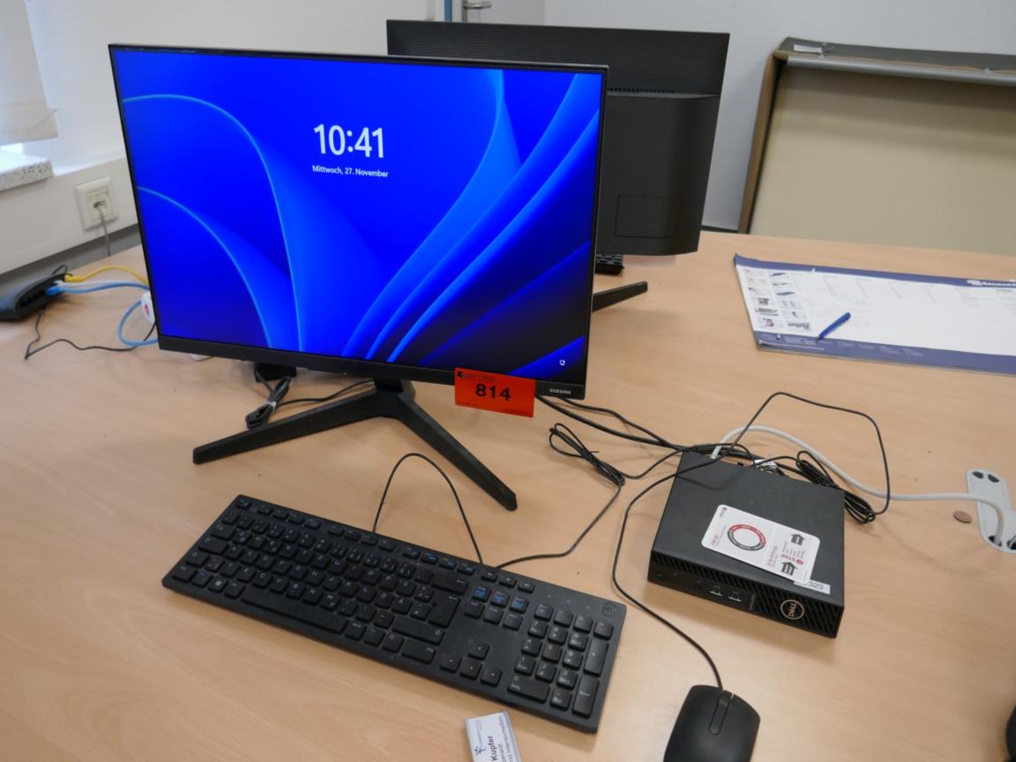 Medyczny sprzęt techniczny, wyposażenie sal operacyjnych, sterylne tace oraz sprzęt i meble szpitalne-1