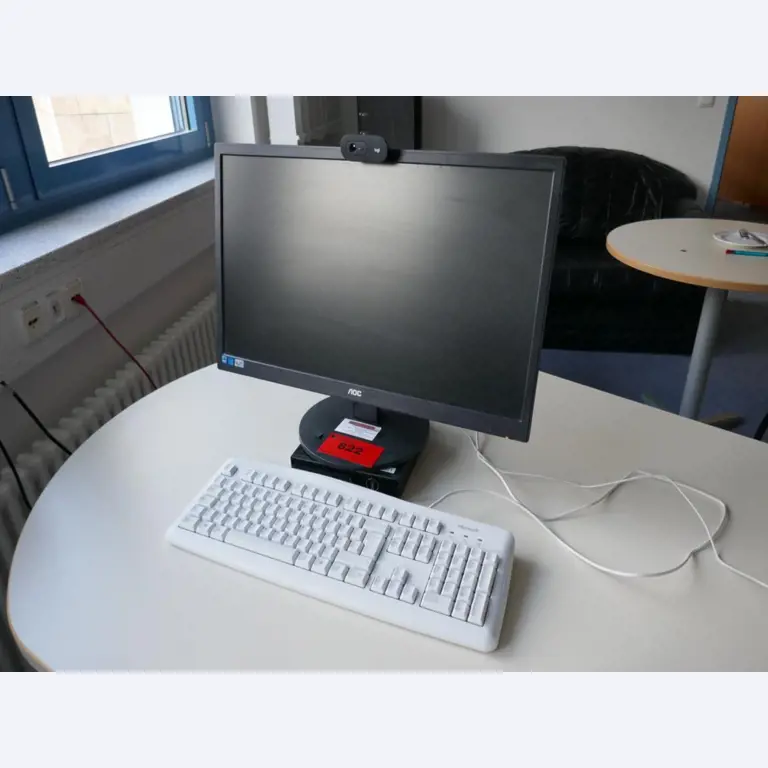 Medyczny sprzęt techniczny, wyposażenie sal operacyjnych, sterylne tace oraz sprzęt i meble szpitalne-1