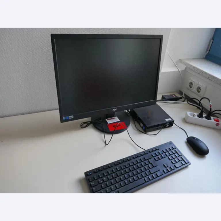 Medyczny sprzęt techniczny, wyposażenie sal operacyjnych, sterylne tace oraz sprzęt i meble szpitalne-1