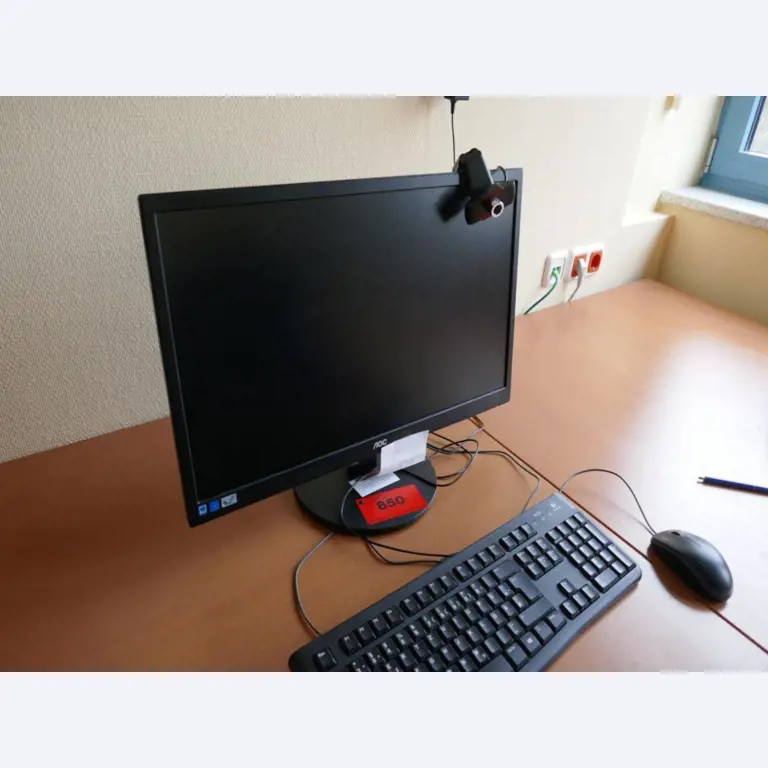 Medyczny sprzęt techniczny, wyposażenie sal operacyjnych, sterylne tace oraz sprzęt i meble szpitalne-1