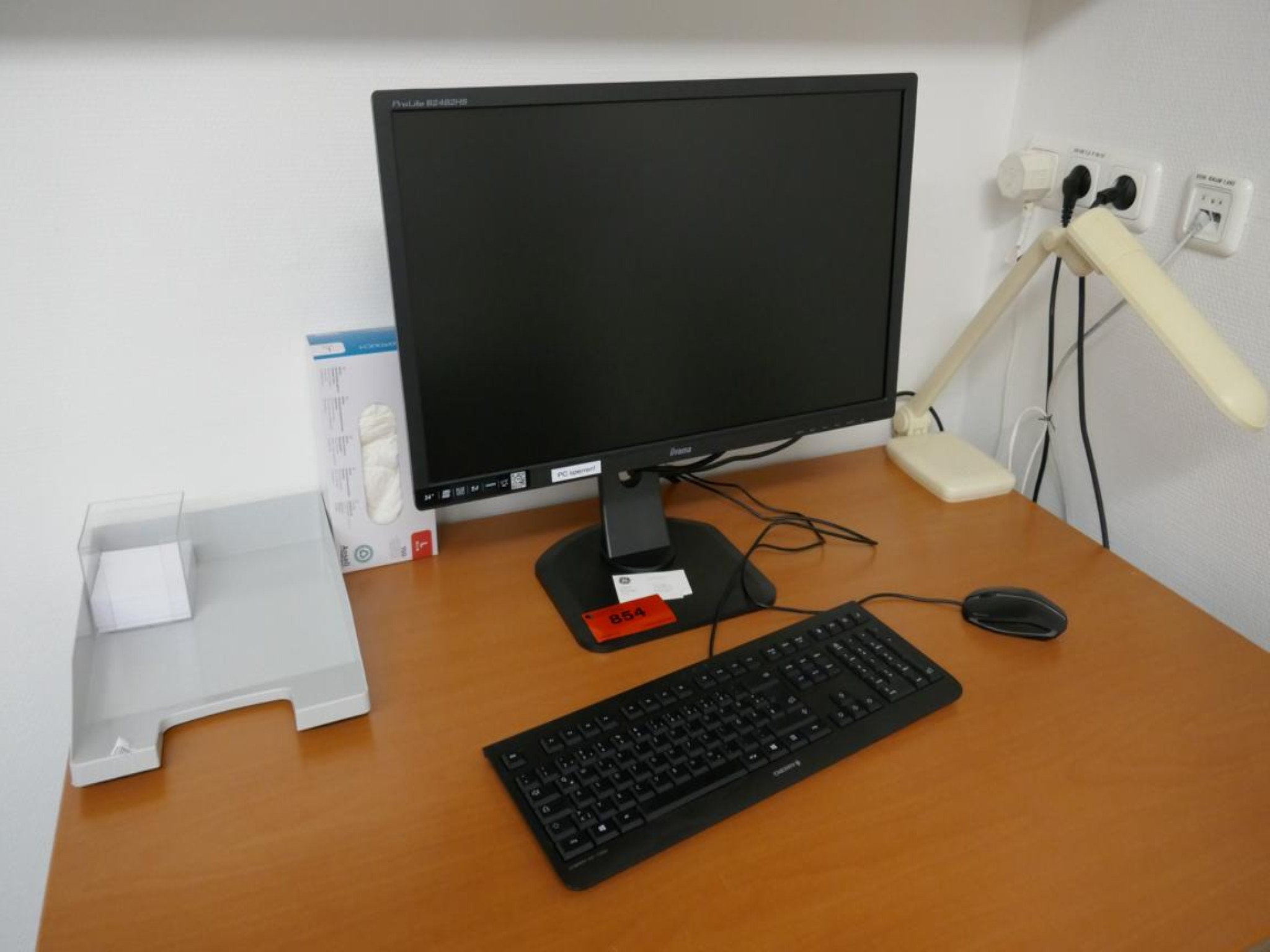 Medyczny sprzęt techniczny, wyposażenie sal operacyjnych, sterylne tace oraz sprzęt i meble szpitalne-1