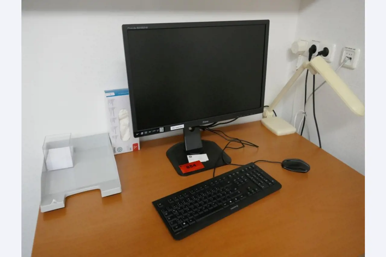 Medyczny sprzęt techniczny, wyposażenie sal operacyjnych, sterylne tace oraz sprzęt i meble szpitalne-1