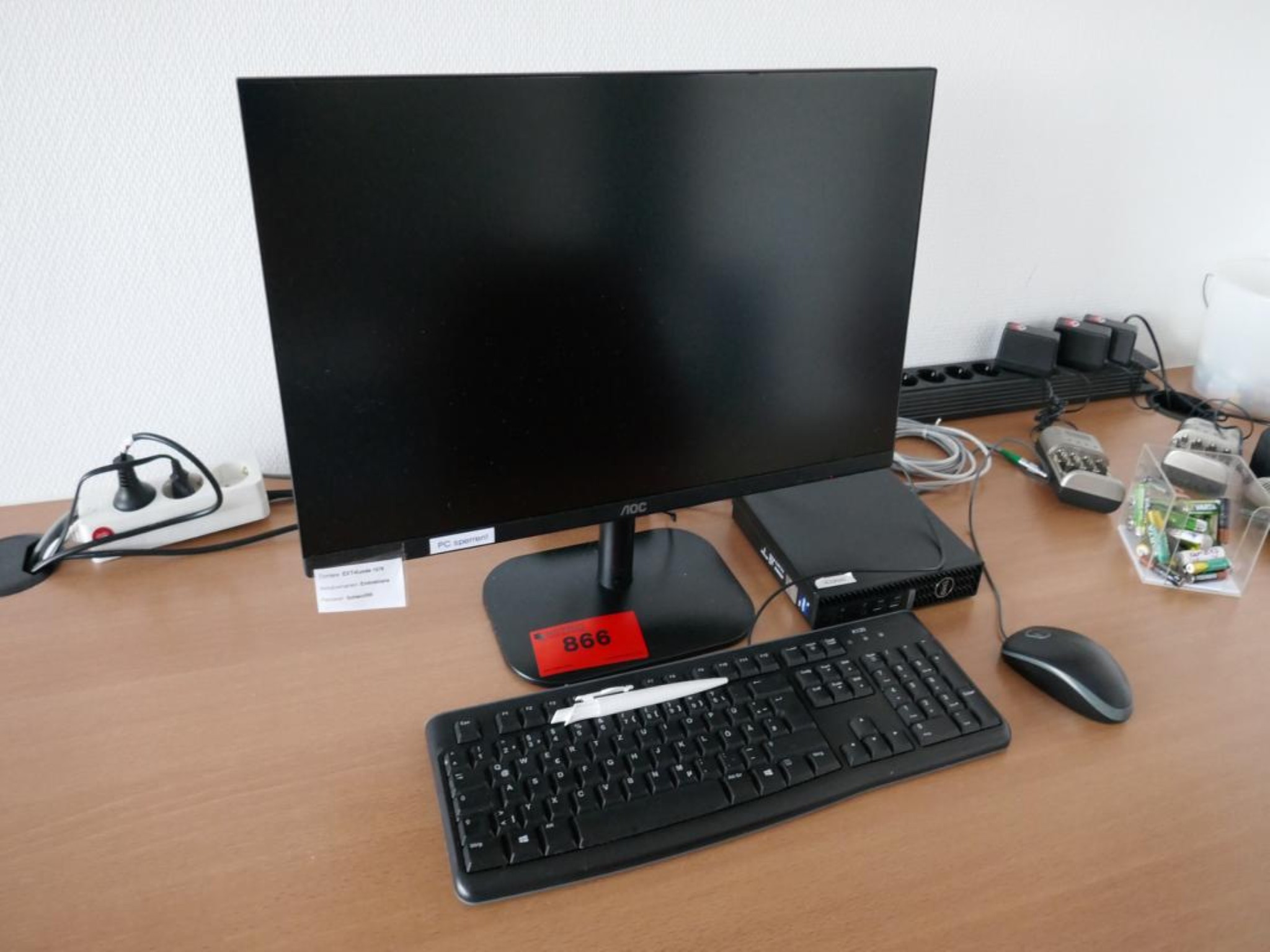 Medyczny sprzęt techniczny, wyposażenie sal operacyjnych, sterylne tace oraz sprzęt i meble szpitalne-1