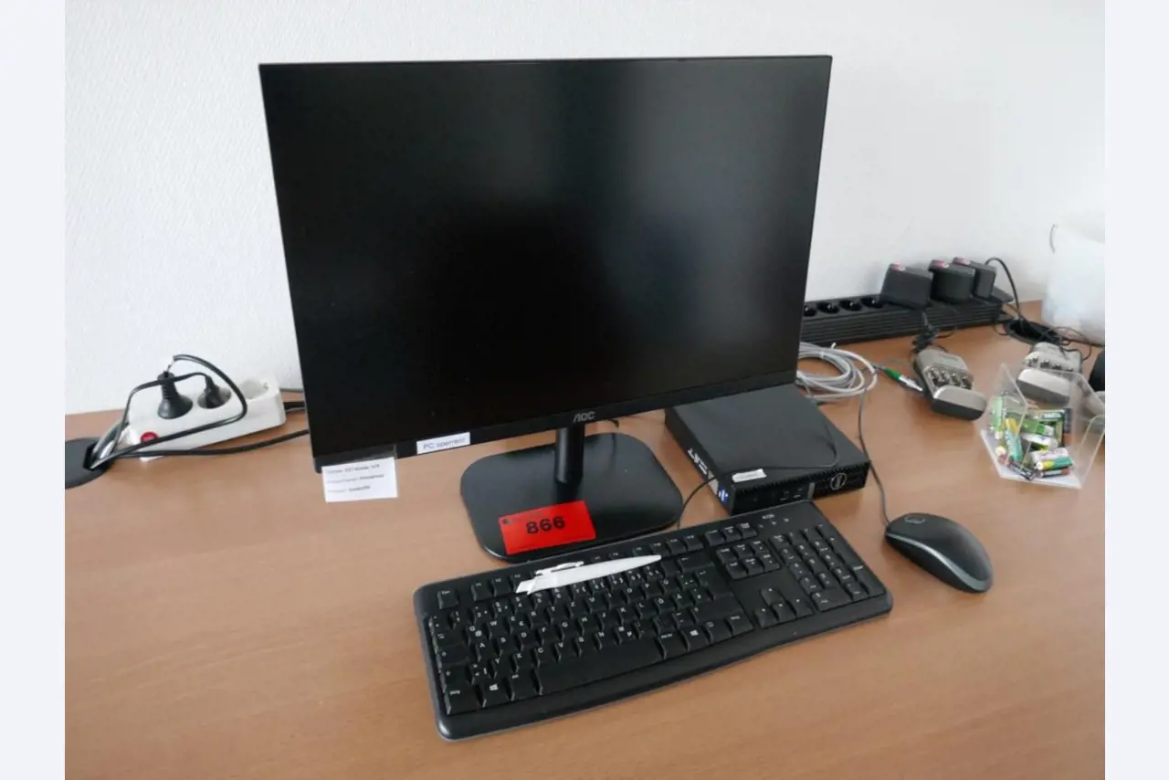 Medyczny sprzęt techniczny, wyposażenie sal operacyjnych, sterylne tace oraz sprzęt i meble szpitalne-1