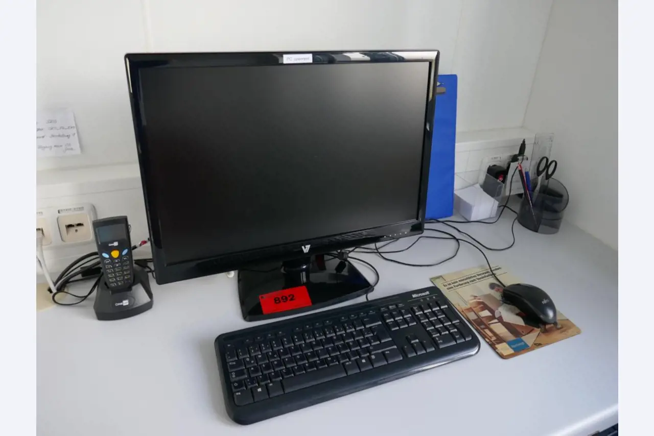 Medyczny sprzęt techniczny, wyposażenie sal operacyjnych, sterylne tace oraz sprzęt i meble szpitalne-1