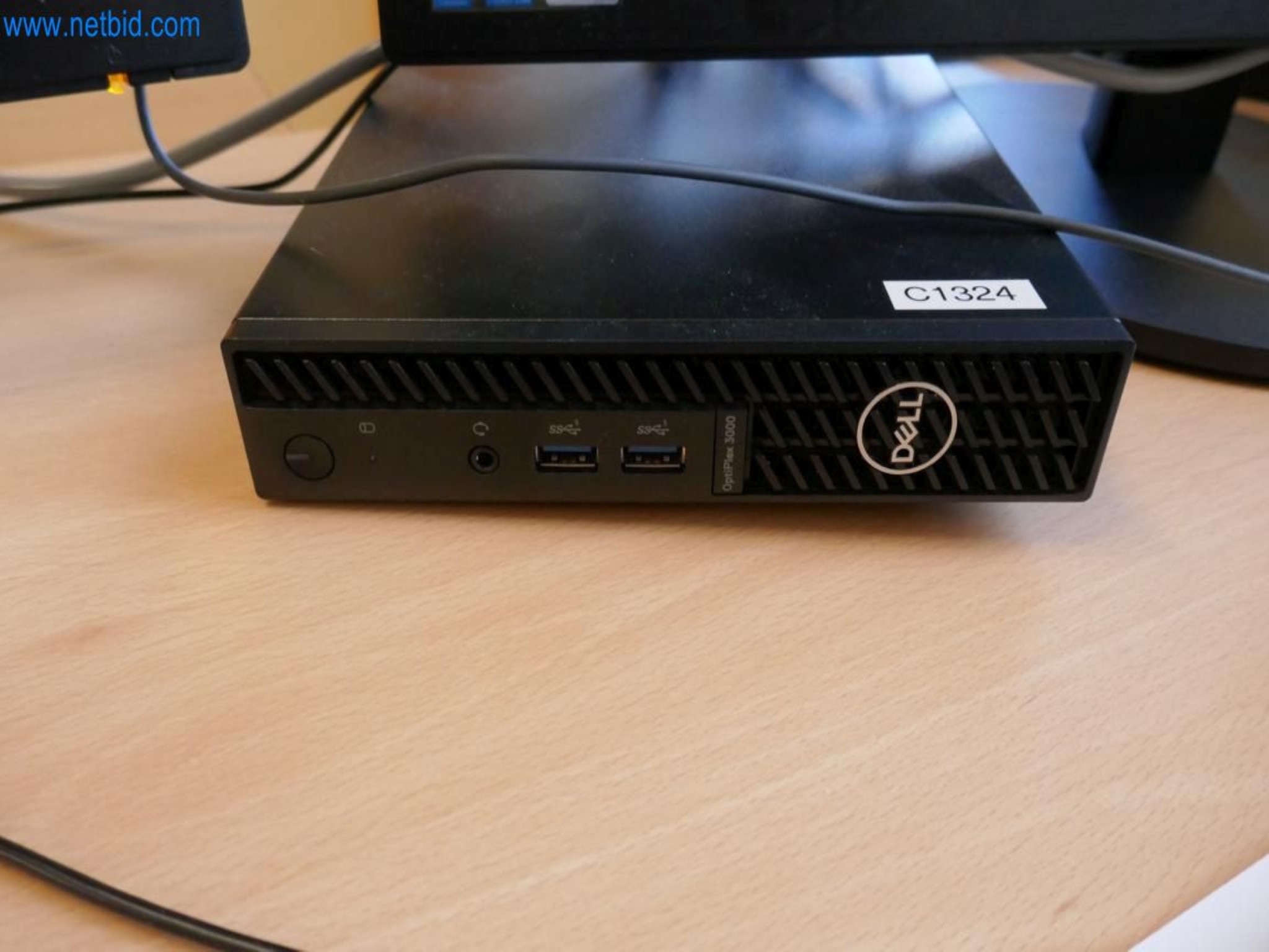 Medyczny sprzęt techniczny, wyposażenie sal operacyjnych, sterylne tace oraz sprzęt i meble szpitalne-2