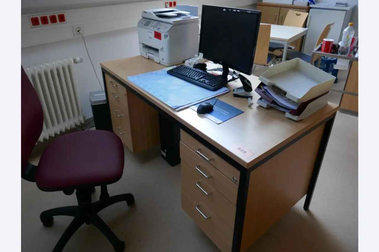 Medical technical equipment, operating theater equipment, sterile trays and hospital equipment and furniture-1