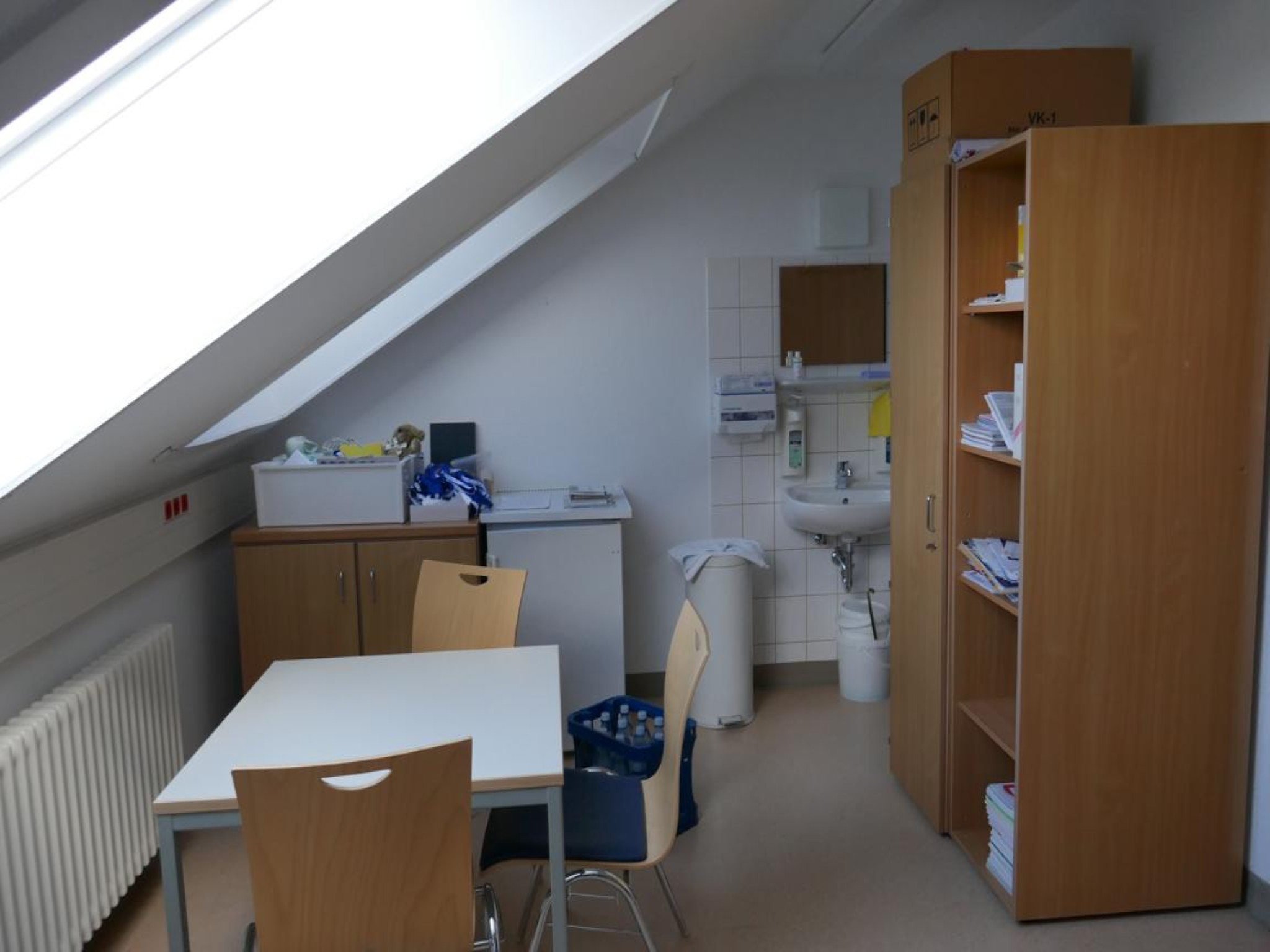 Medical technical equipment, operating theater equipment, sterile trays and hospital equipment and furniture-2