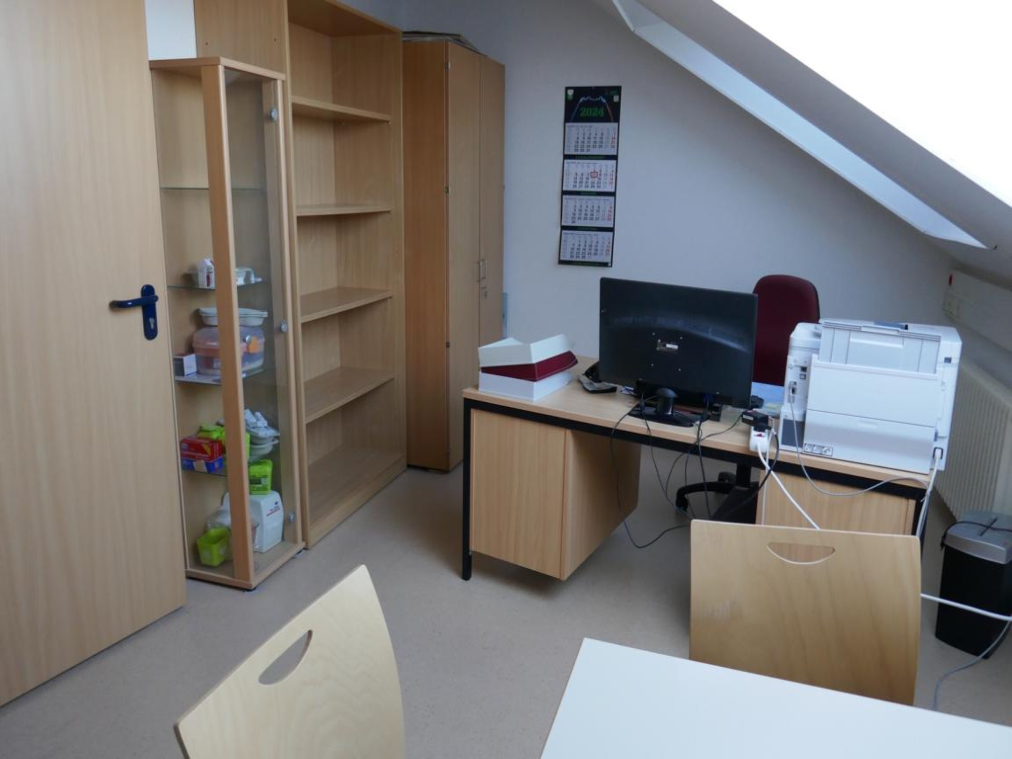 Medical technical equipment, operating theater equipment, sterile trays and hospital equipment and furniture-3