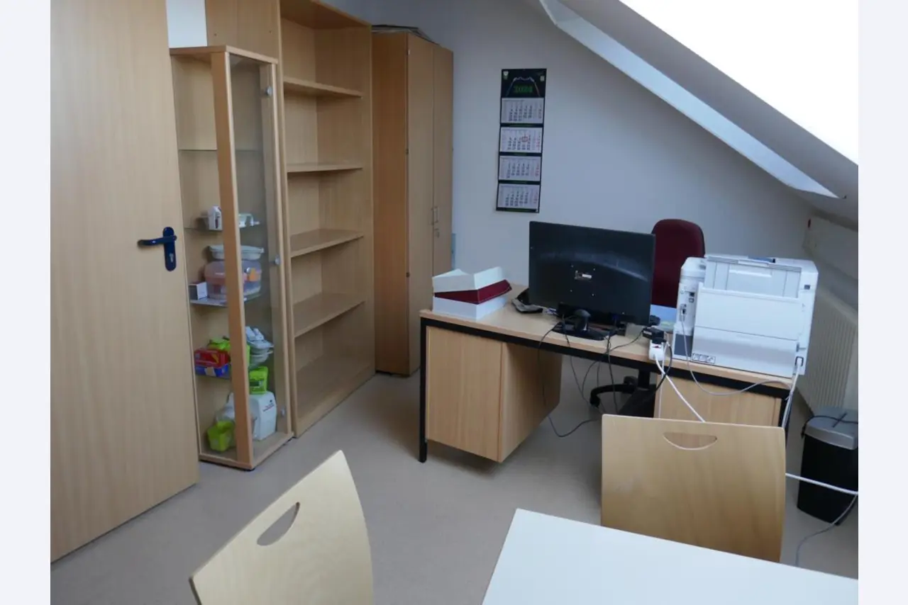 Medical technical equipment, operating theater equipment, sterile trays and hospital equipment and furniture-3