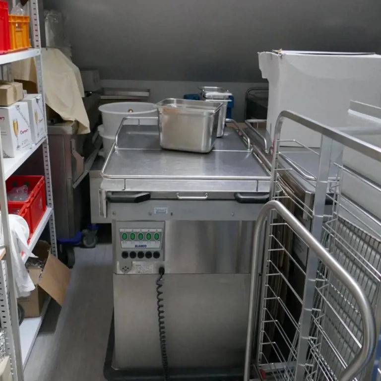 4 Elementy regałów