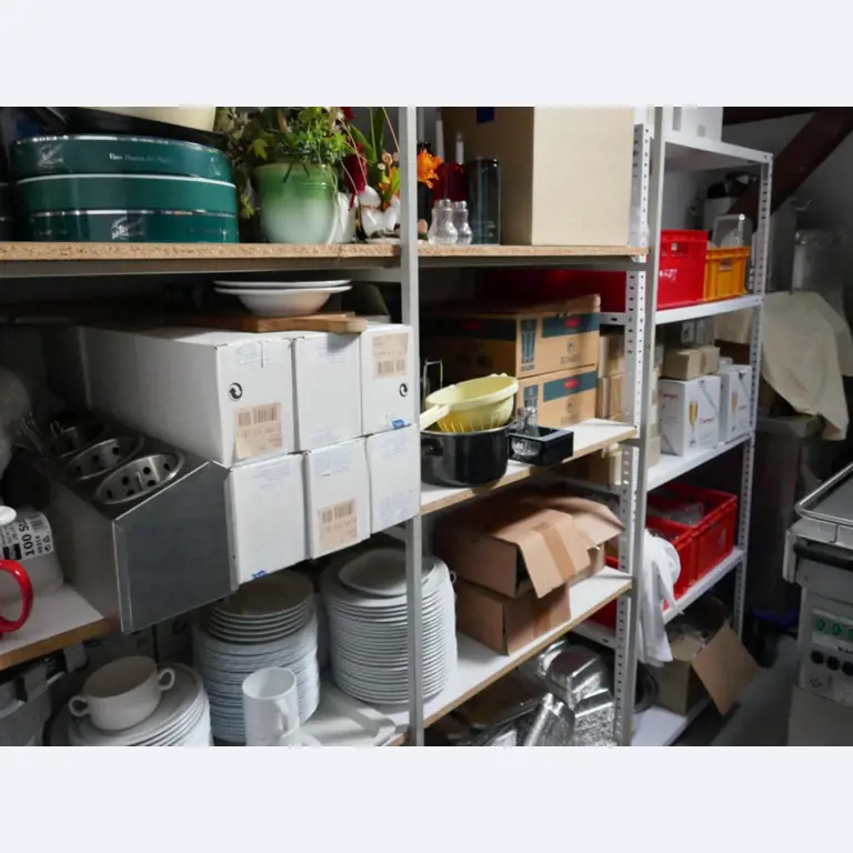 Medyczny sprzęt techniczny, wyposażenie sal operacyjnych, sterylne tace oraz sprzęt i meble szpitalne-2