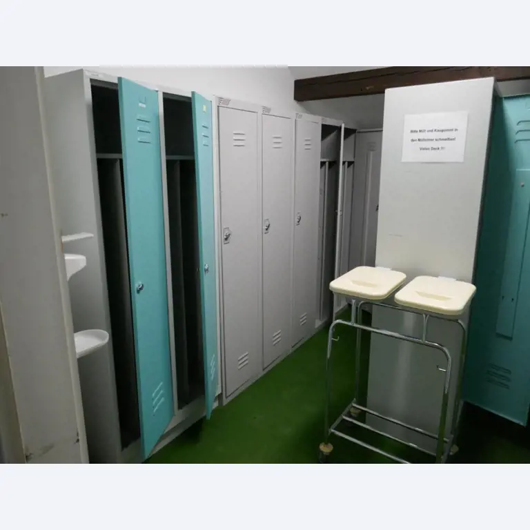 Medyczny sprzęt techniczny, wyposażenie sal operacyjnych, sterylne tace oraz sprzęt i meble szpitalne-1