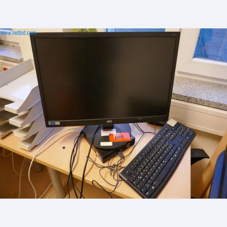 Medyczny sprzęt techniczny, wyposażenie sal operacyjnych, sterylne tace oraz sprzęt i meble szpitalne-1