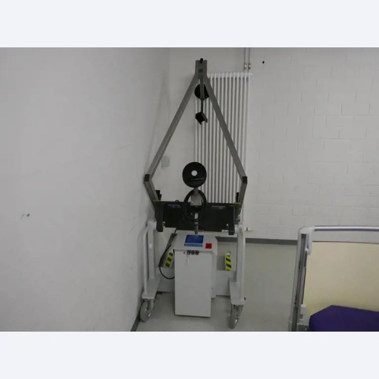 Medyczny sprzęt techniczny, wyposażenie sal operacyjnych, sterylne tace oraz sprzęt i meble szpitalne-1