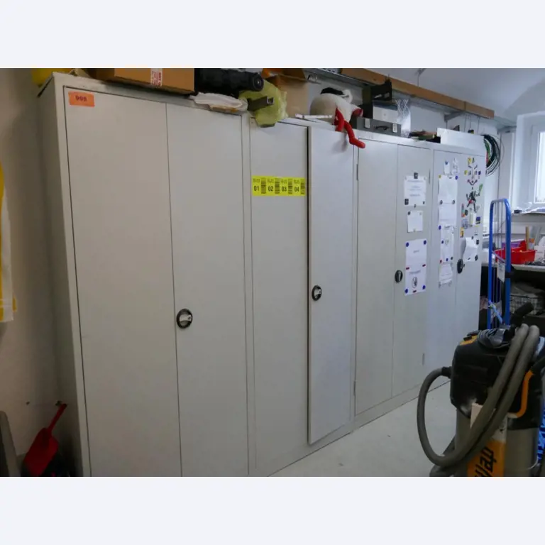 Medyczny sprzęt techniczny, wyposażenie sal operacyjnych, sterylne tace oraz sprzęt i meble szpitalne-2