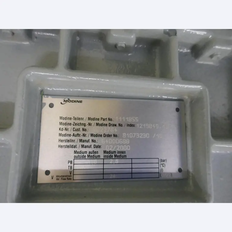 Medyczny sprzęt techniczny, wyposażenie sal operacyjnych, sterylne tace oraz sprzęt i meble szpitalne-3