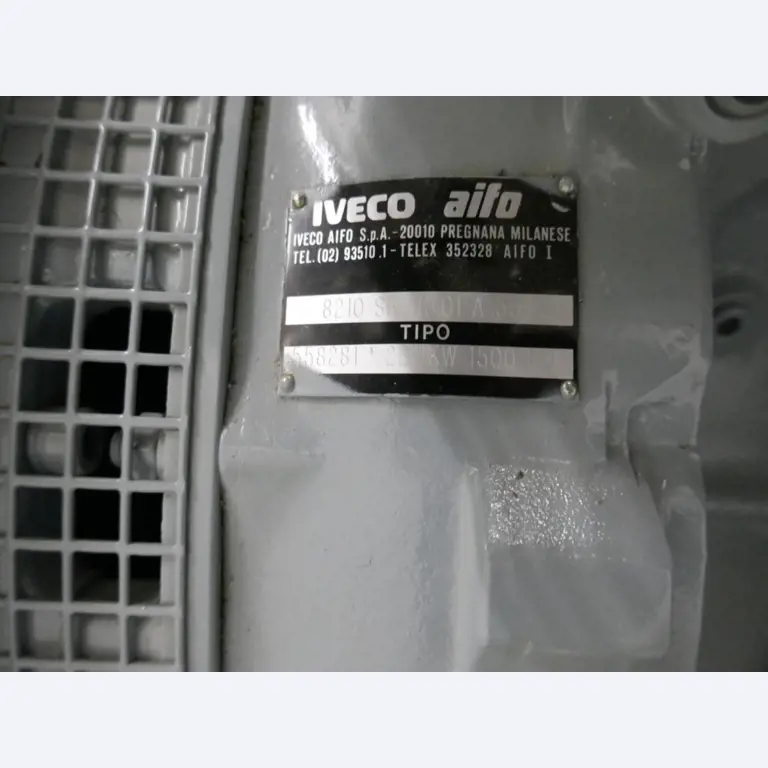 Medyczny sprzęt techniczny, wyposażenie sal operacyjnych, sterylne tace oraz sprzęt i meble szpitalne-4