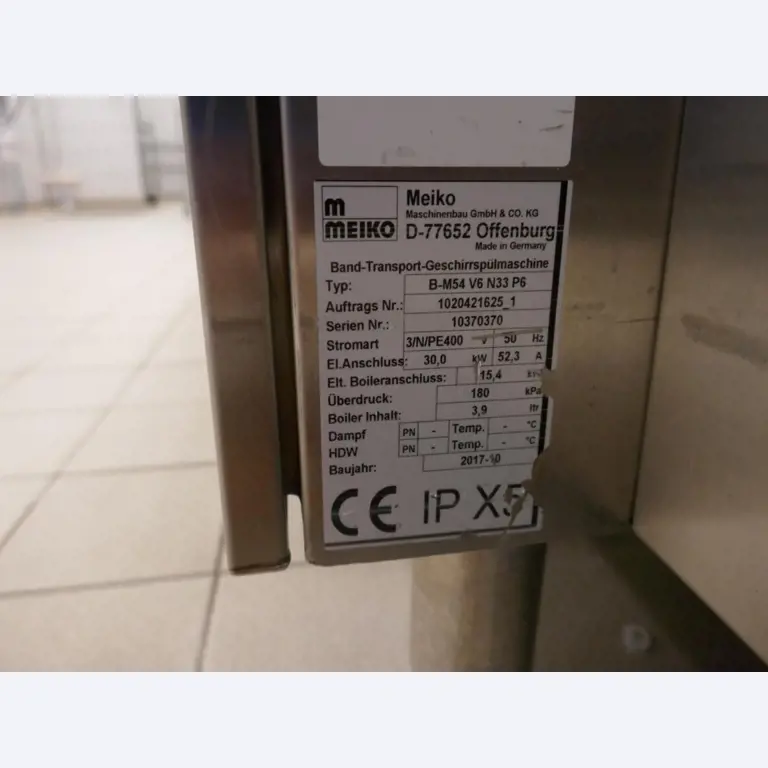 Medyczny sprzęt techniczny, wyposażenie sal operacyjnych, sterylne tace oraz sprzęt i meble szpitalne-3