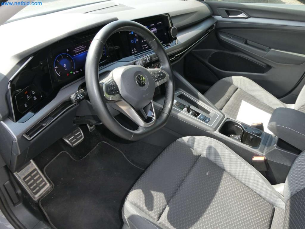 Moderní obytné vozy, dodávky a osobní automobily-10