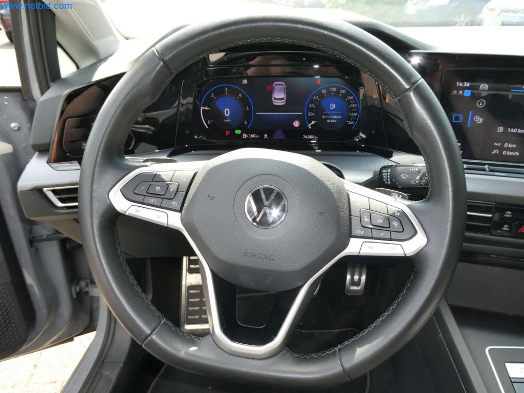 Moderní obytné vozy, dodávky a osobní automobily-17