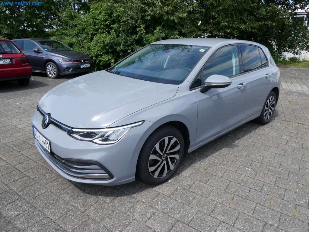 Moderní obytné vozy, dodávky a osobní automobily-1