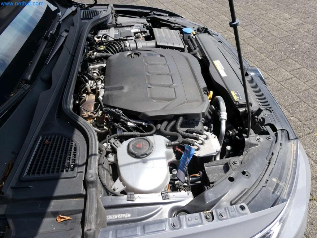 Moderní obytné vozy, dodávky a osobní automobily-20