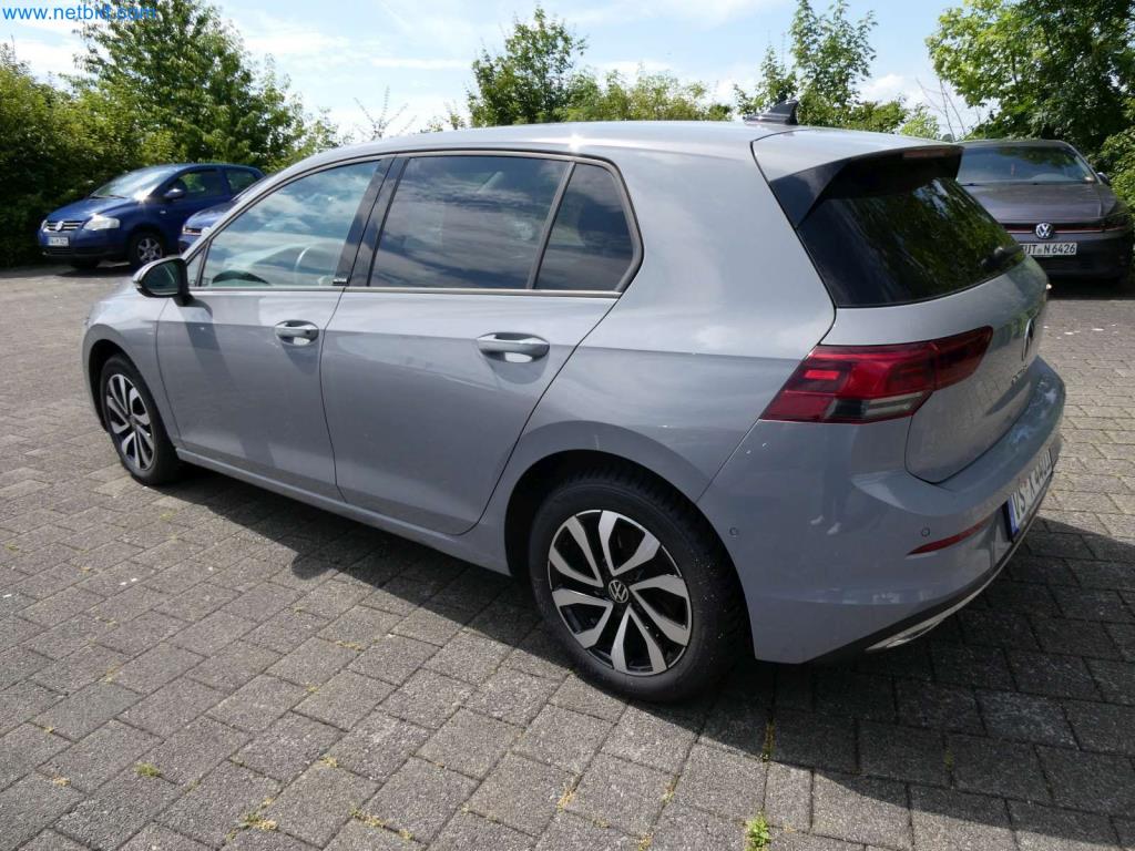 Moderní obytné vozy, dodávky a osobní automobily-28