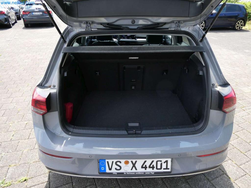 Moderní obytné vozy, dodávky a osobní automobily-6