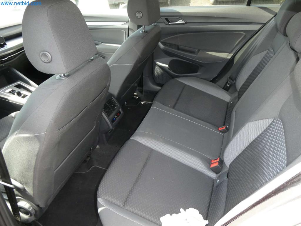 Moderní obytné vozy, dodávky a osobní automobily-8