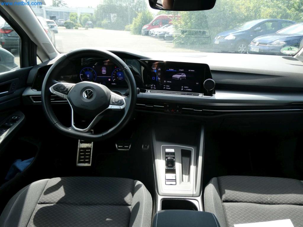 Moderní obytné vozy, dodávky a osobní automobily-9