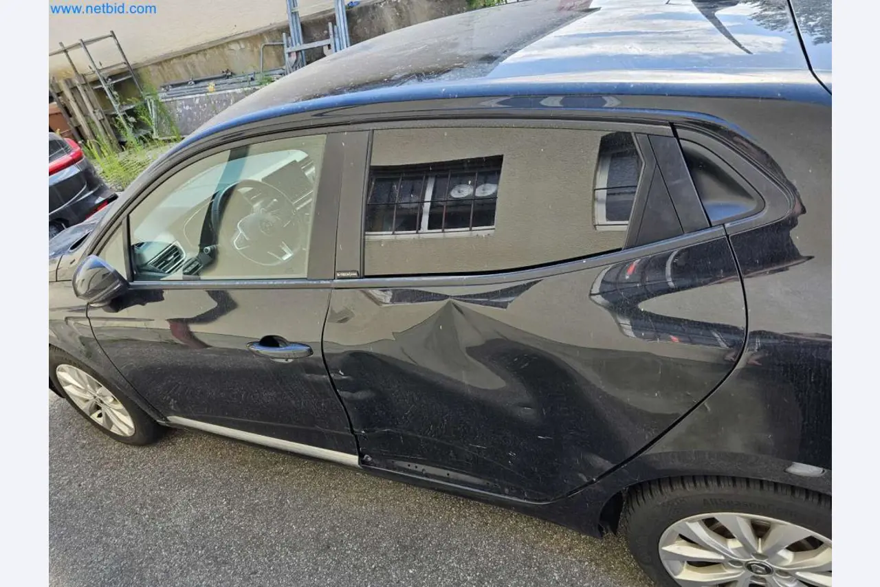 Campervans, camionnettes et voitures modernes-7