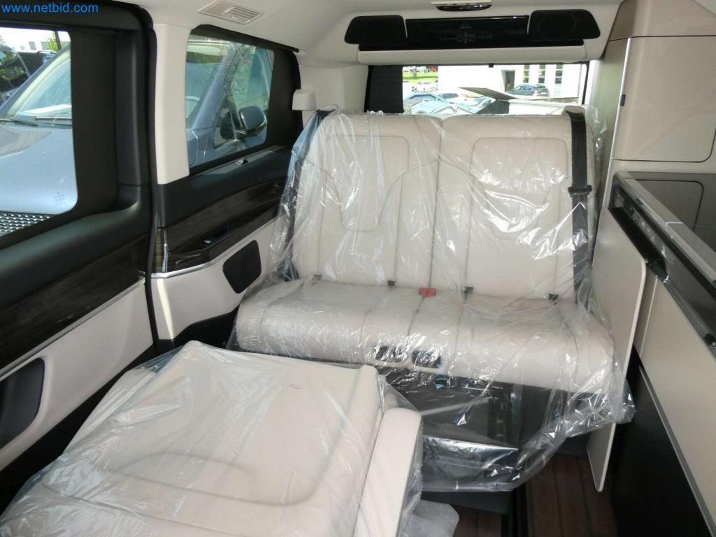 Autocaravanas, furgonetas y turismos modernos-19