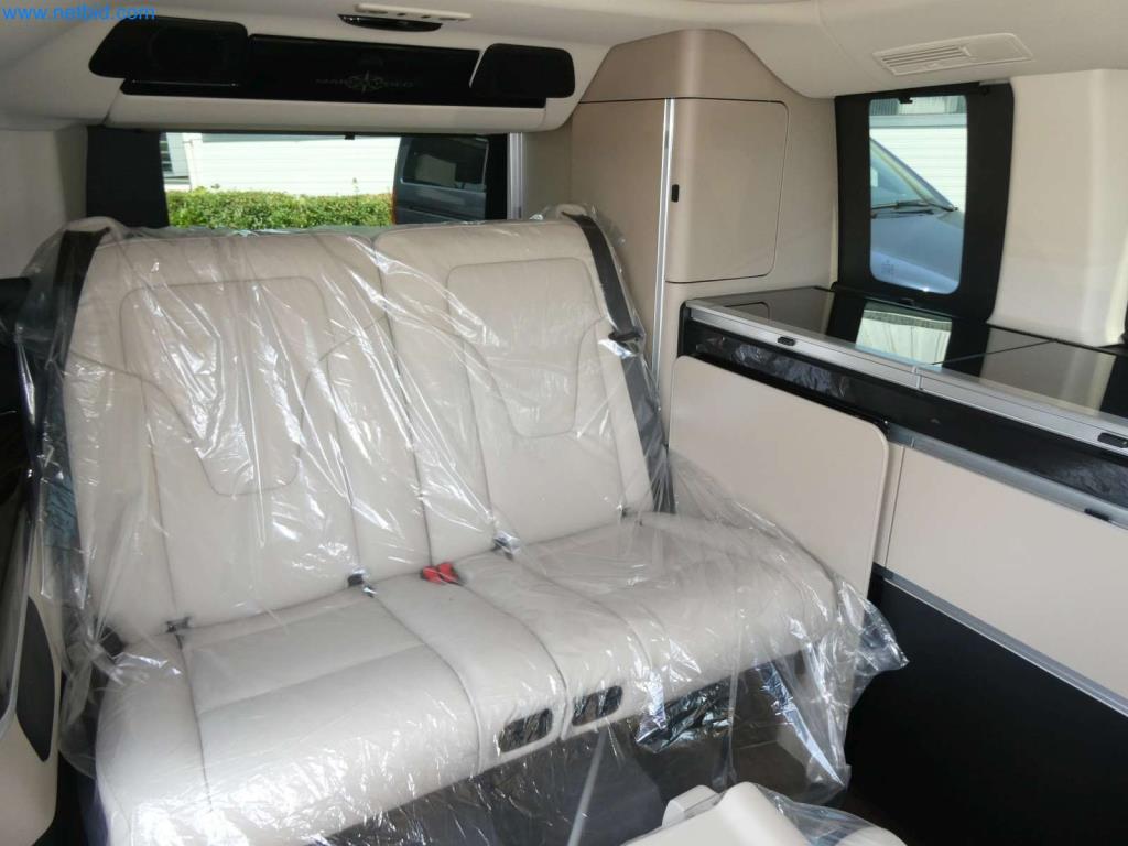 Autocaravanas, furgonetas y turismos modernos-9