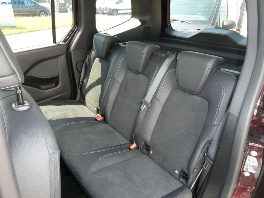 Sodobni avtodomi, kombiji in avtomobili-20