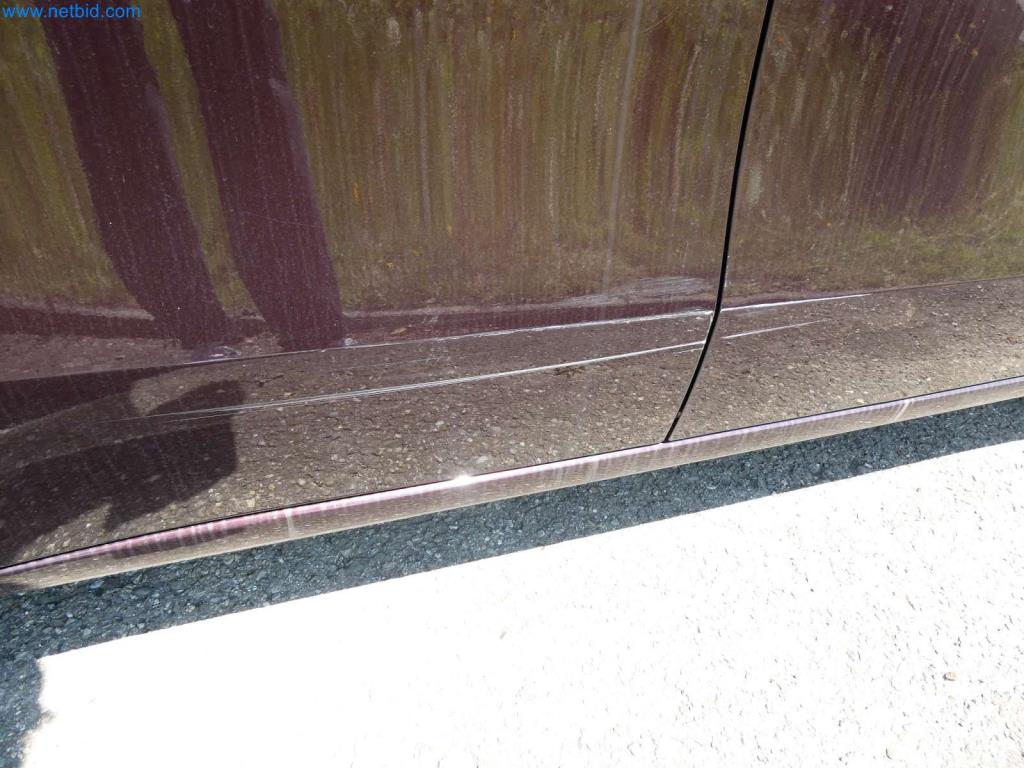 Sodobni avtodomi, kombiji in avtomobili-36