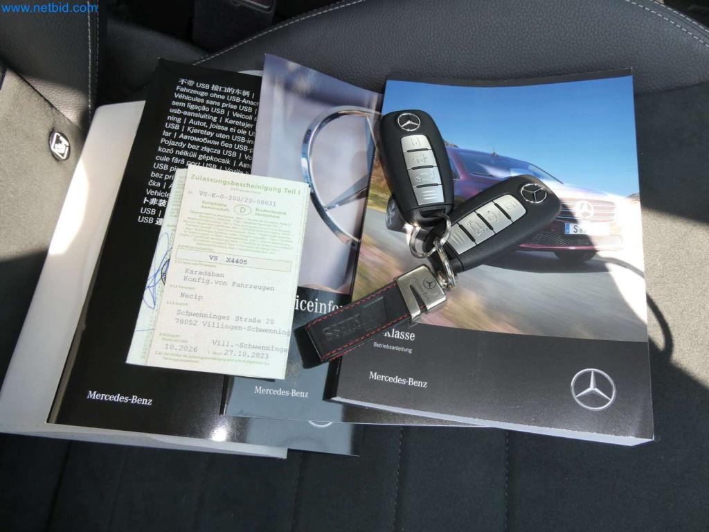 Sodobni avtodomi, kombiji in avtomobili-3