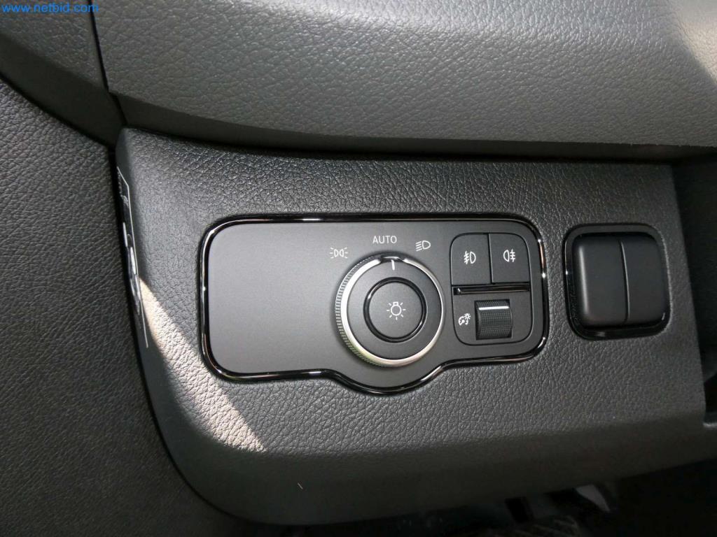 Moderne Campervans, Transporter und PKW-18