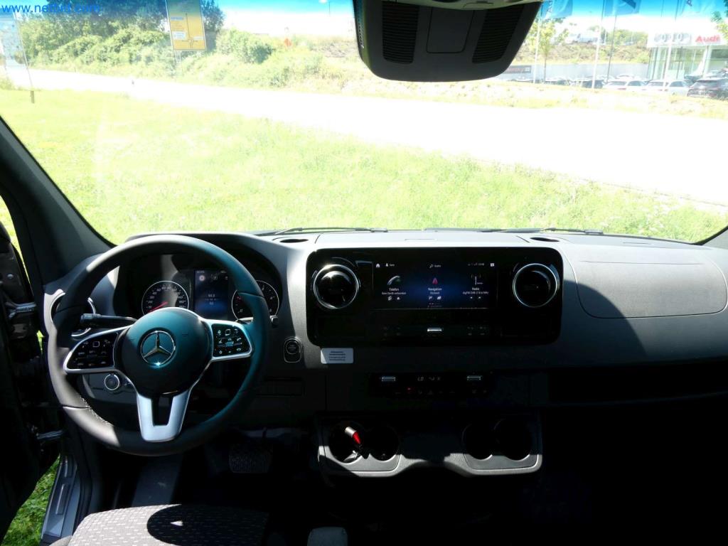 Moderne Campervans, Transporter und PKW-25