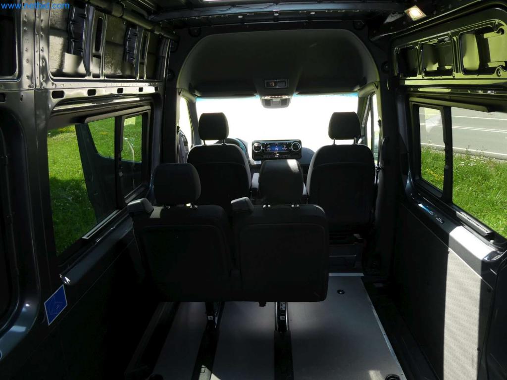 Moderne Campervans, Transporter und PKW-26