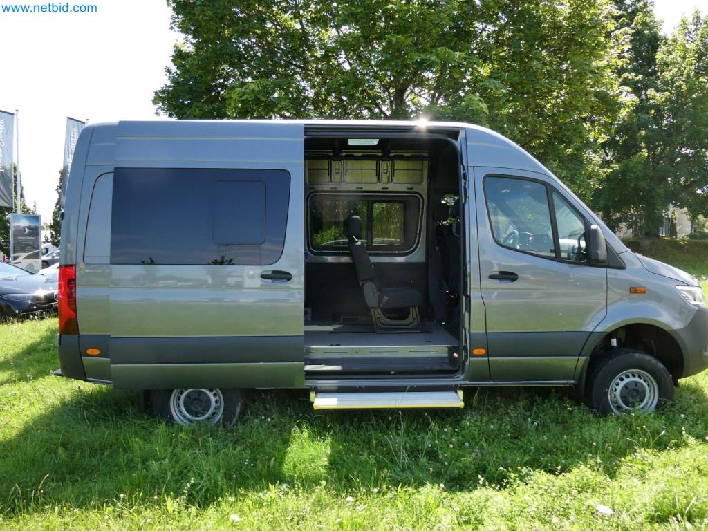 Moderne Campervans, Transporter und PKW-28