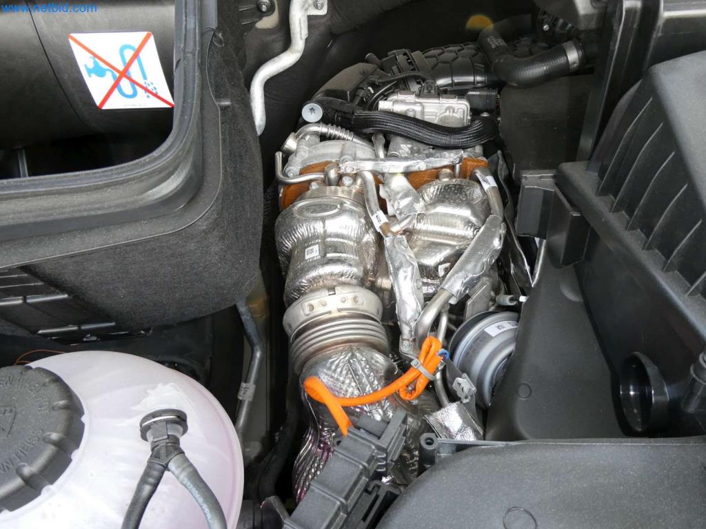 Moderne Campervans, Transporter und PKW-40