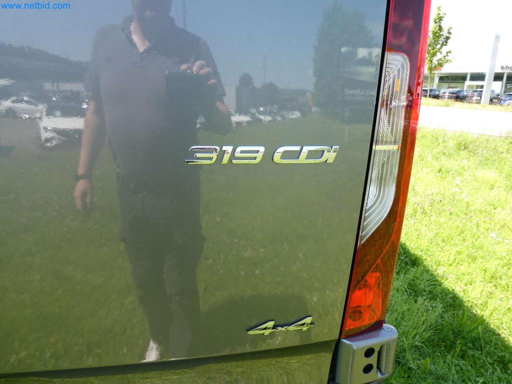 Moderne Campervans, Transporter und PKW-43