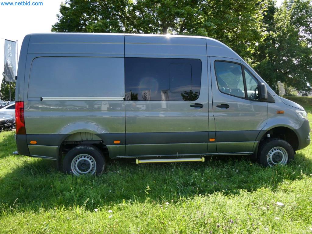Moderne Campervans, Transporter und PKW-45