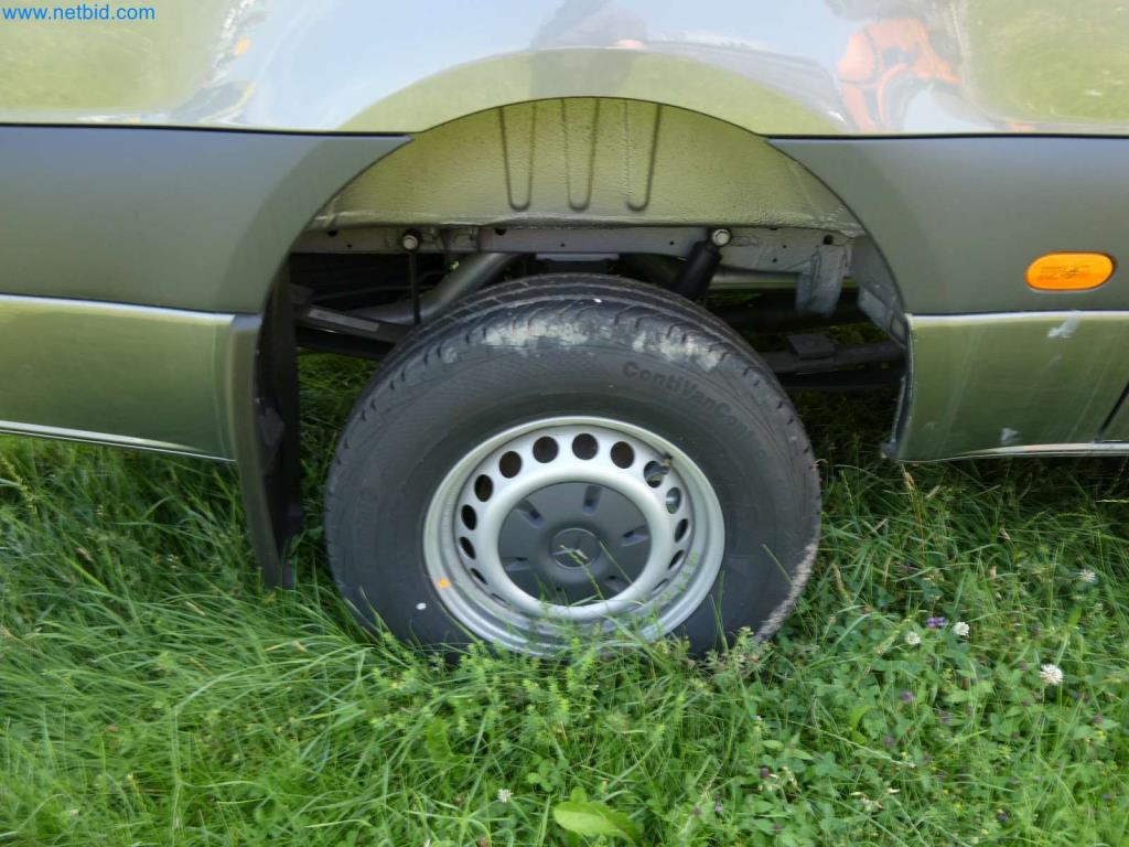 Moderne Campervans, Transporter und PKW-4